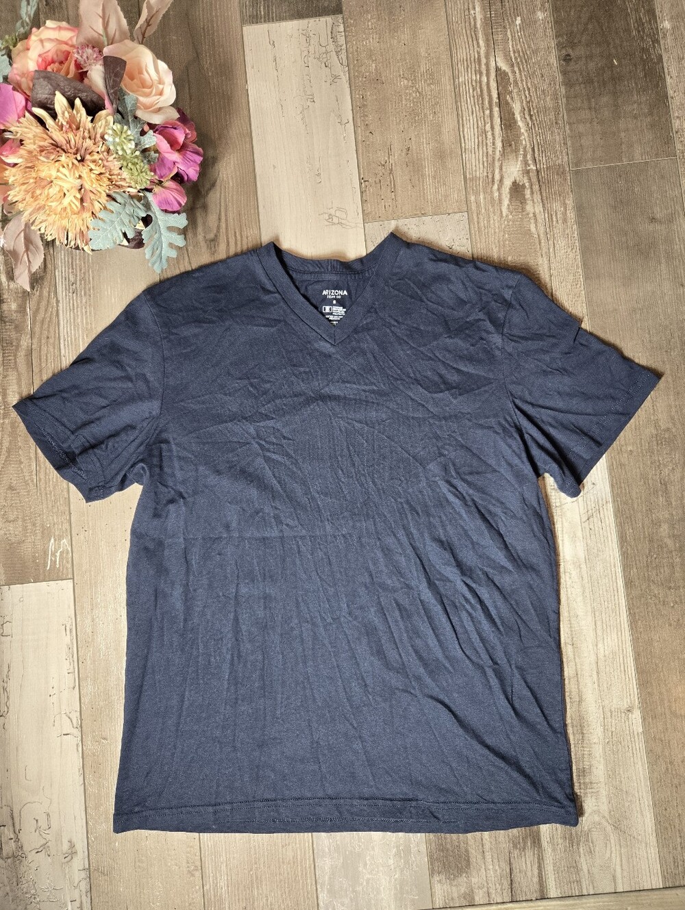 Arizona Jean Co Men’s Navy V‑Neck Short‑Sleeve Tee – Size Small
